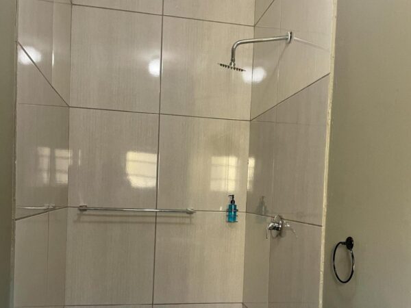 Double Room - Image 5