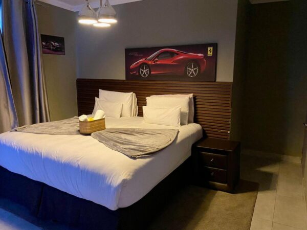 Standard Family Room - Image 2